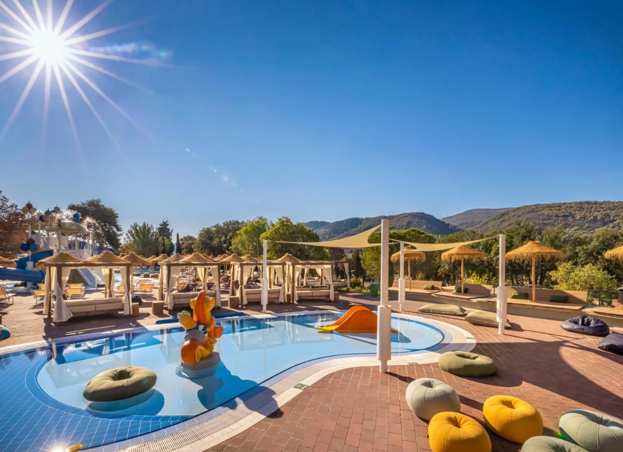 Valamar Amicor Resort Стари Град Экстерьер фото