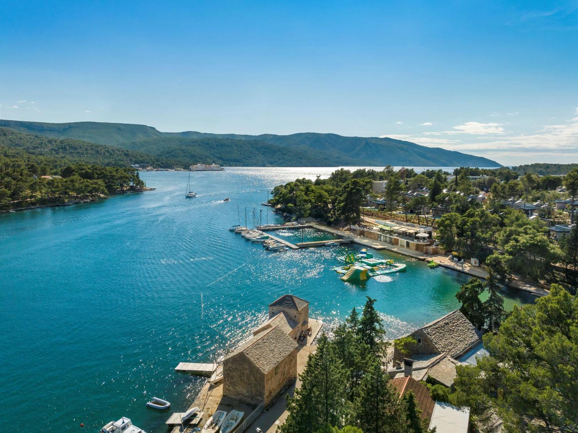 Valamar Amicor Resort Стари Град Экстерьер фото